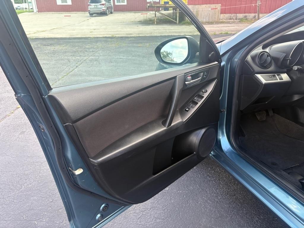 2011 Mazda MAZDA3 i Touring - Photo 12