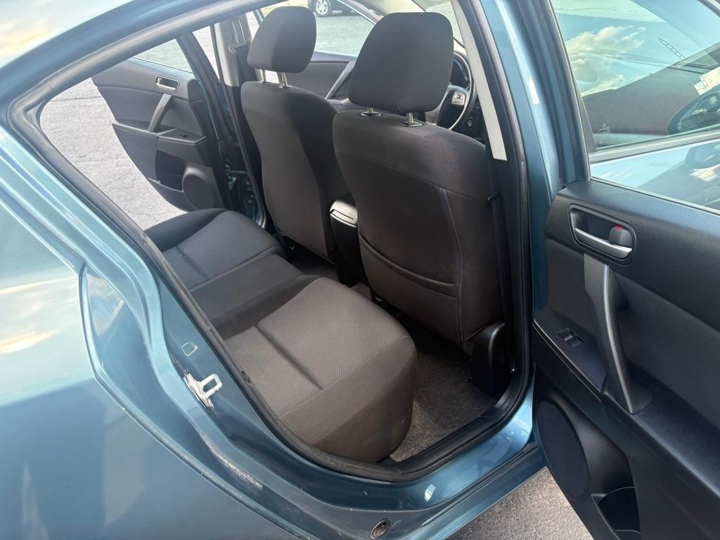 2011 Mazda MAZDA3 i Touring - Photo 16