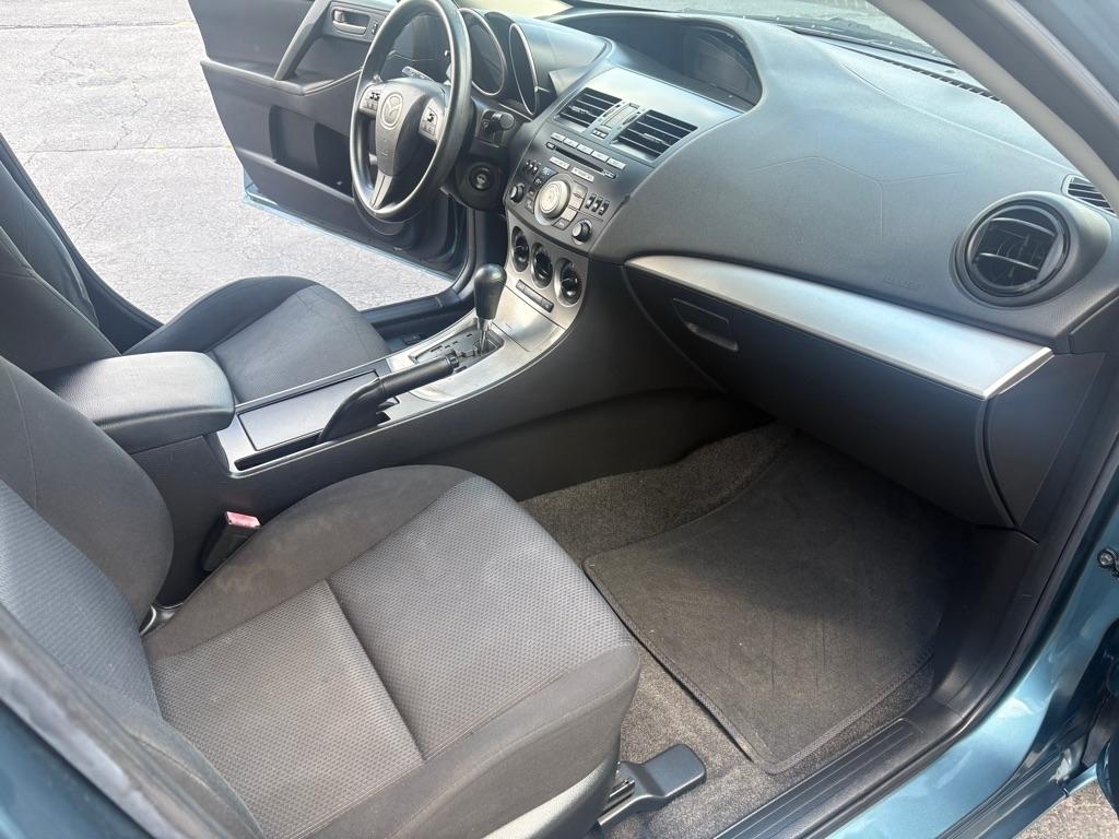 2011 Mazda MAZDA3 i Touring - Photo 17