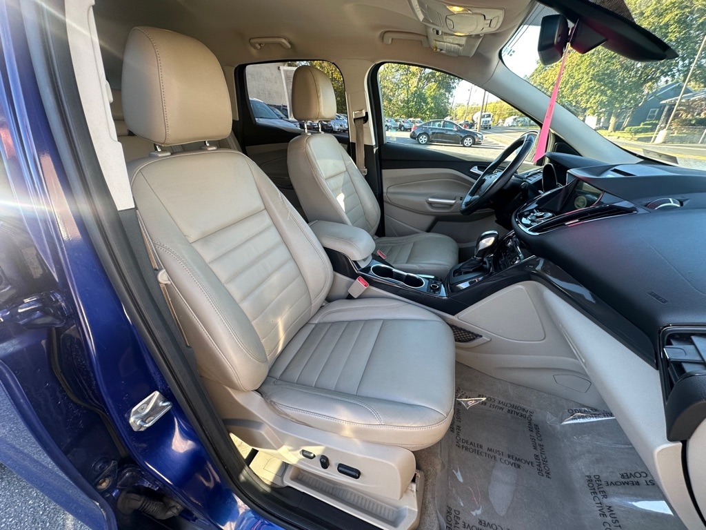 Ford Escape Titanium FWD 2016 Ford Escape Titanium FWD 2016