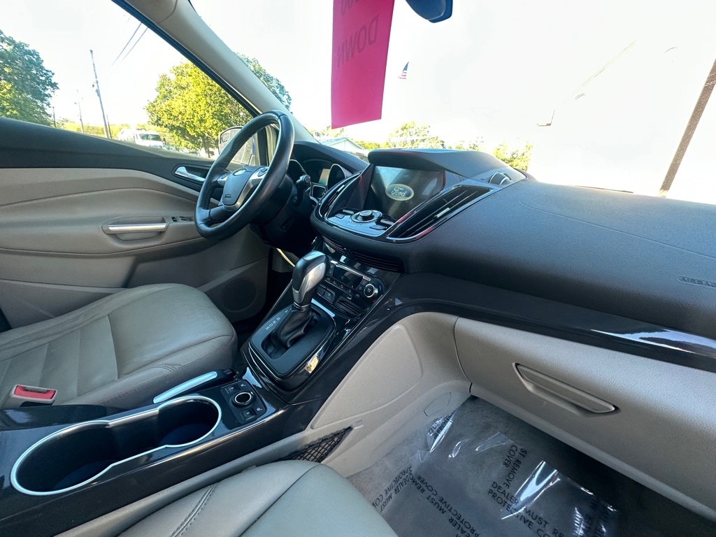 Ford Escape Titanium FWD 2016 Ford Escape Titanium FWD 2016
