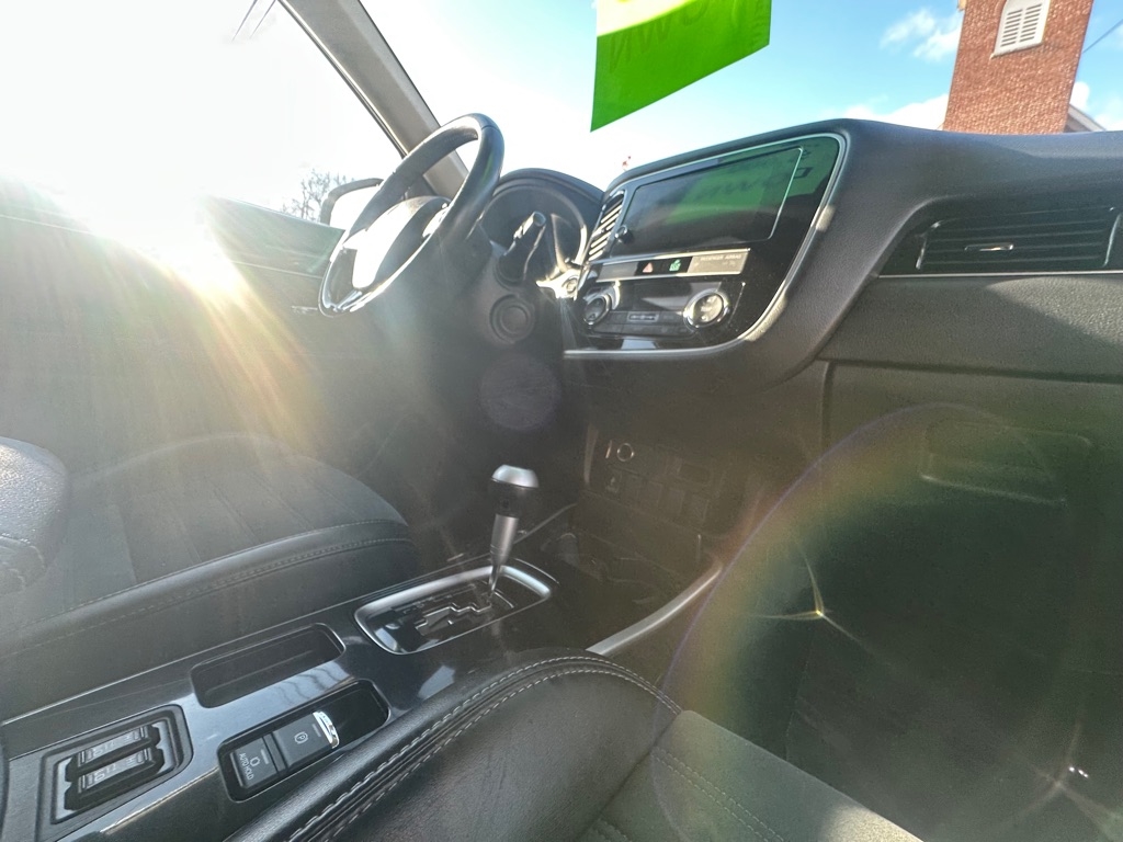 Mitsubishi Outlander SE 2WD 2019