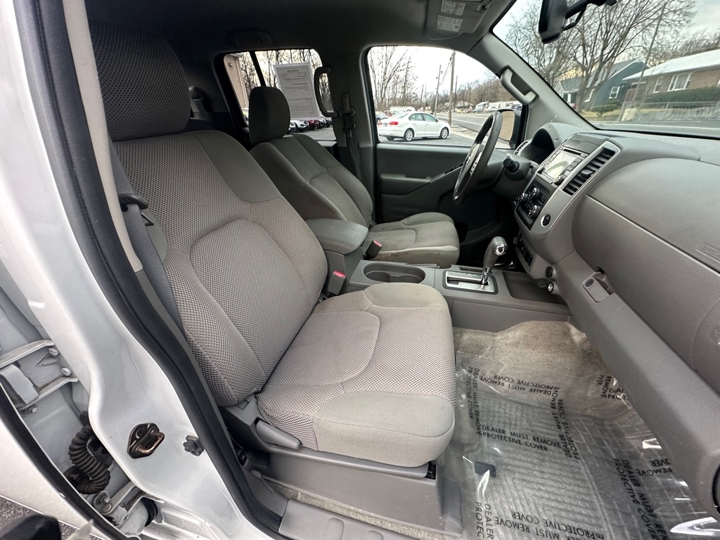 Nissan Frontier SV Crew Cab LWB 5AT 4WD 2016