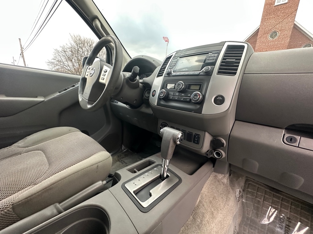 Nissan Frontier SV Crew Cab LWB 5AT 4WD 2016