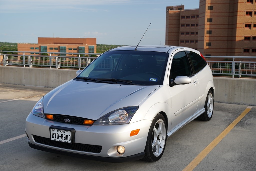 2002 Ford Focus ZX3 SVT's photo