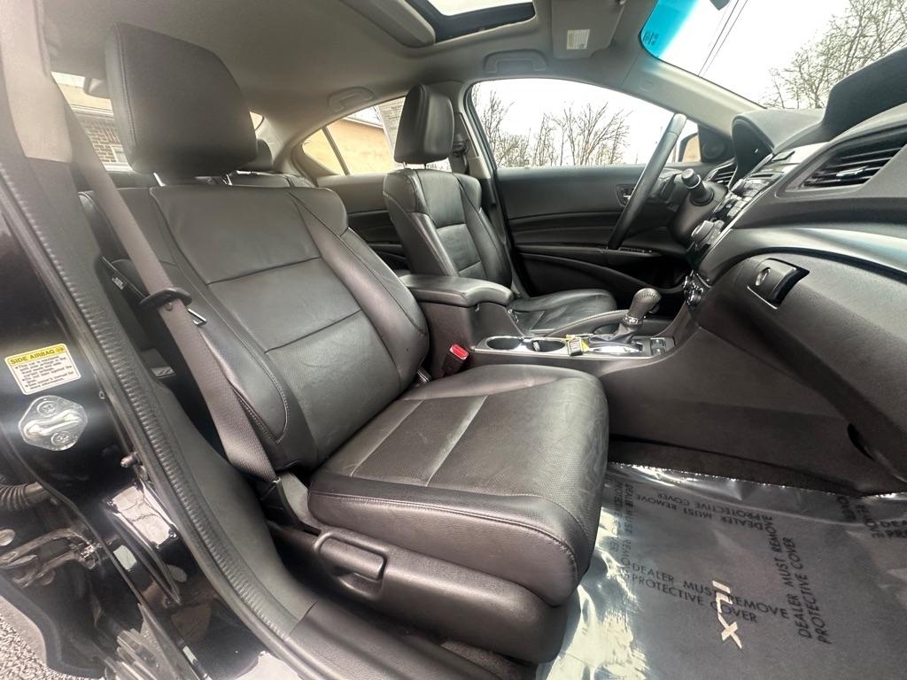 Acura ILX 5-Spd AT 2015