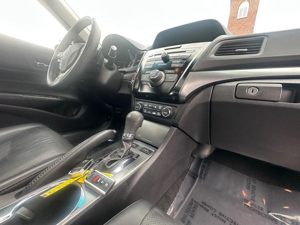 Acura ILX 5-Spd AT 2015