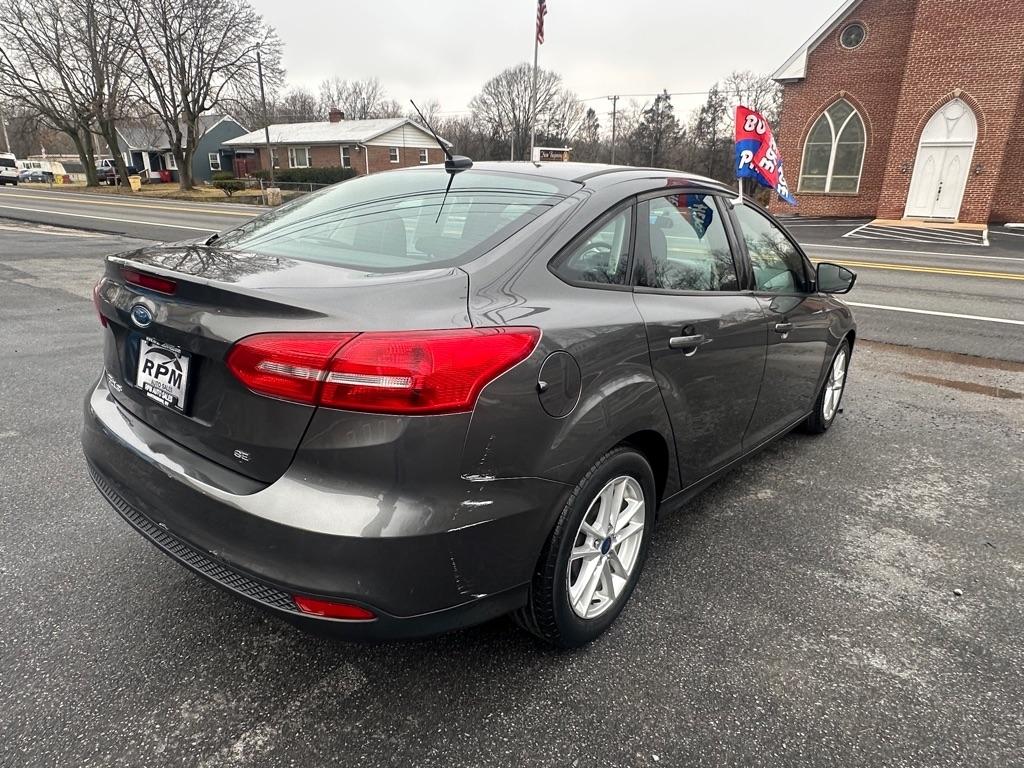 Ford Focus SE Sedan 2016