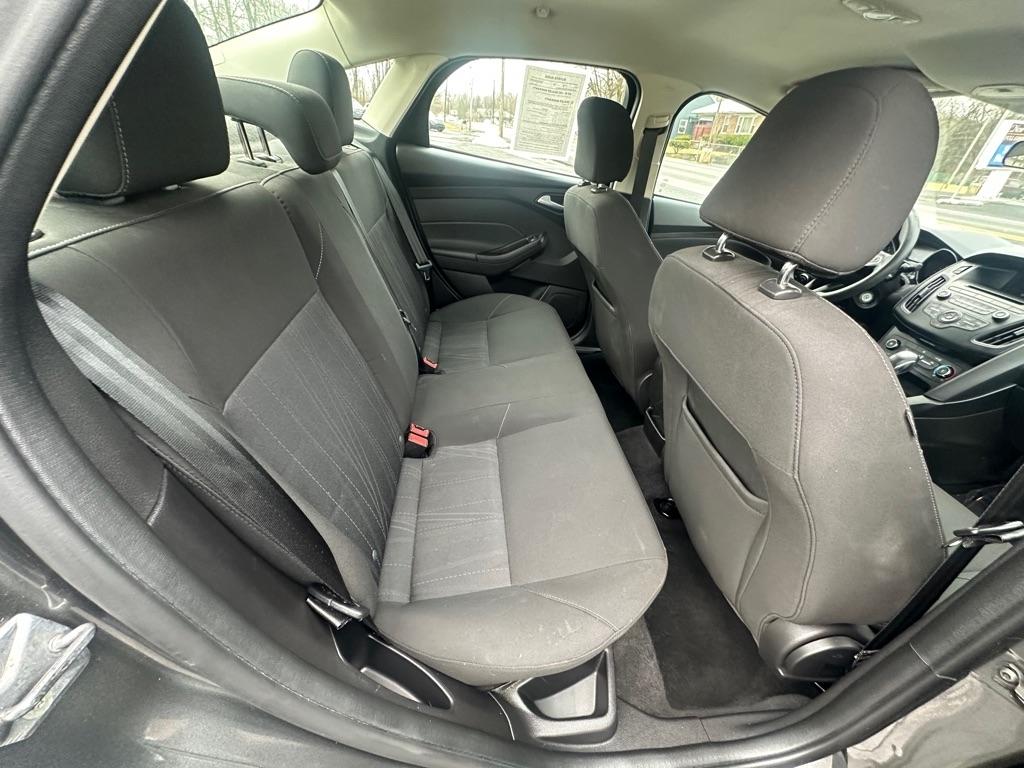 Ford Focus SE Sedan 2016