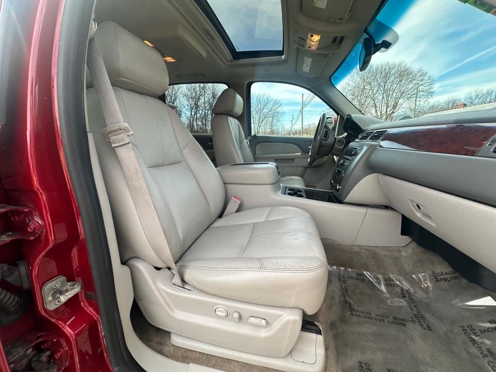 GMC Yukon XL SLT 1/2 Ton 4WD 2014