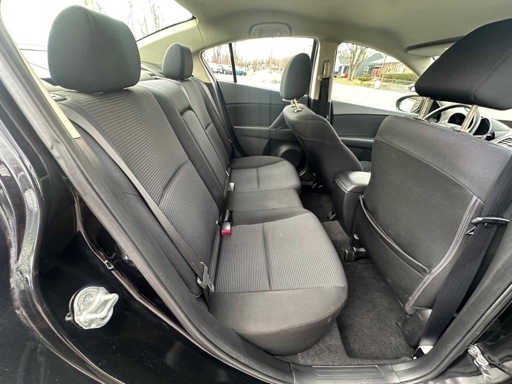 Mazda MAZDA3 i Touring 4-door 2012