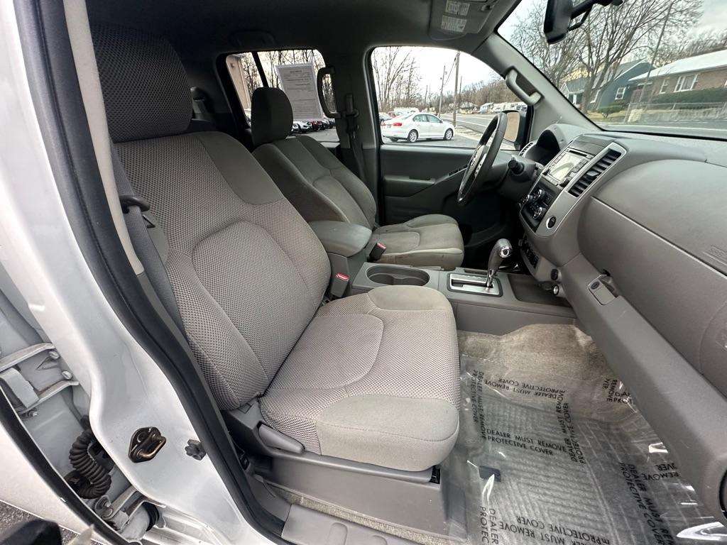 Nissan Frontier SV Crew Cab LWB 5AT 4WD 2016