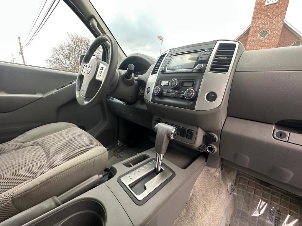 Nissan Frontier SV Crew Cab LWB 5AT 4WD 2016
