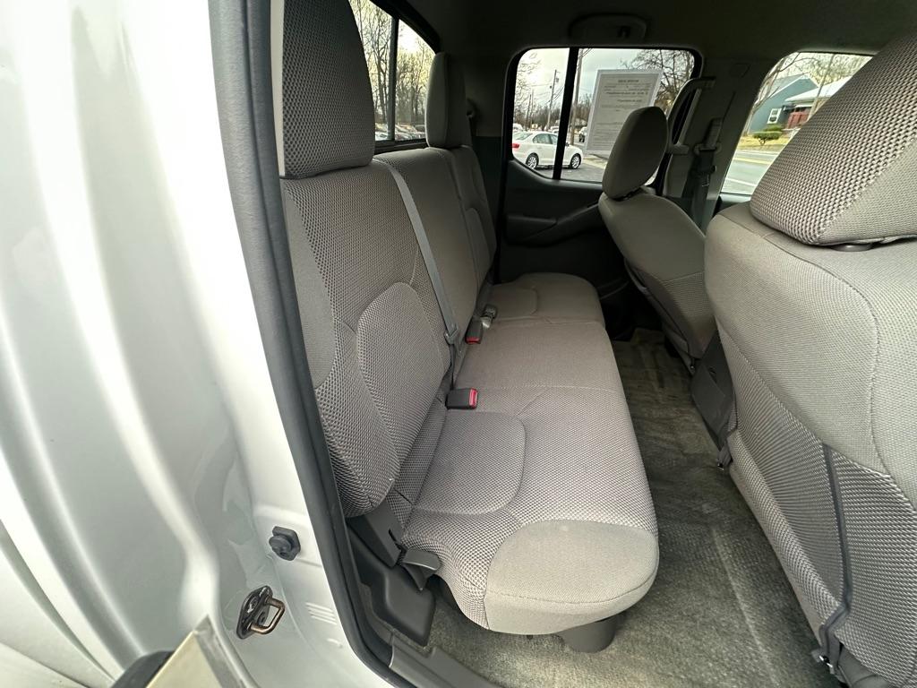 Nissan Frontier SV Crew Cab LWB 5AT 4WD 2016