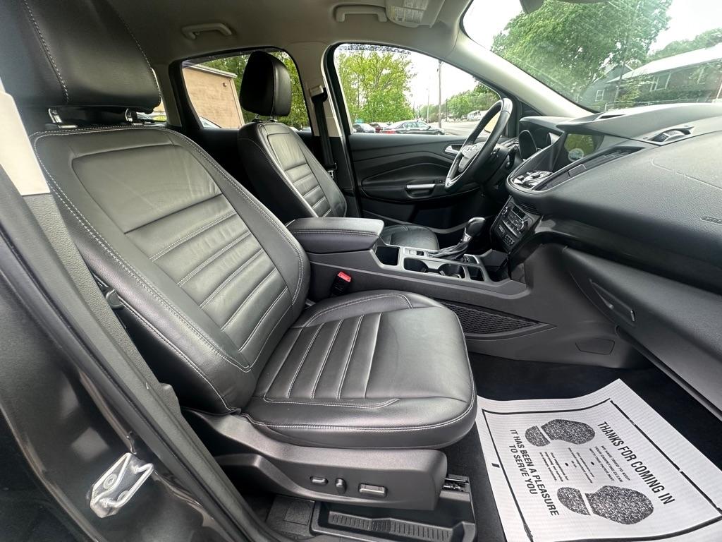 Ford Escape Titanium 4WD 2017