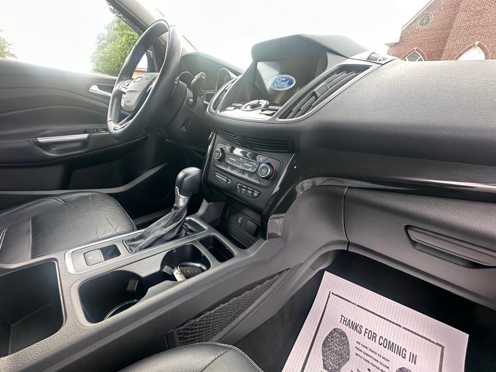 Ford Escape Titanium 4WD 2017