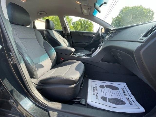 Hyundai Sonata SE Auto 2011