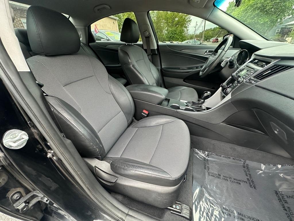 Hyundai Sonata SE Auto 2011