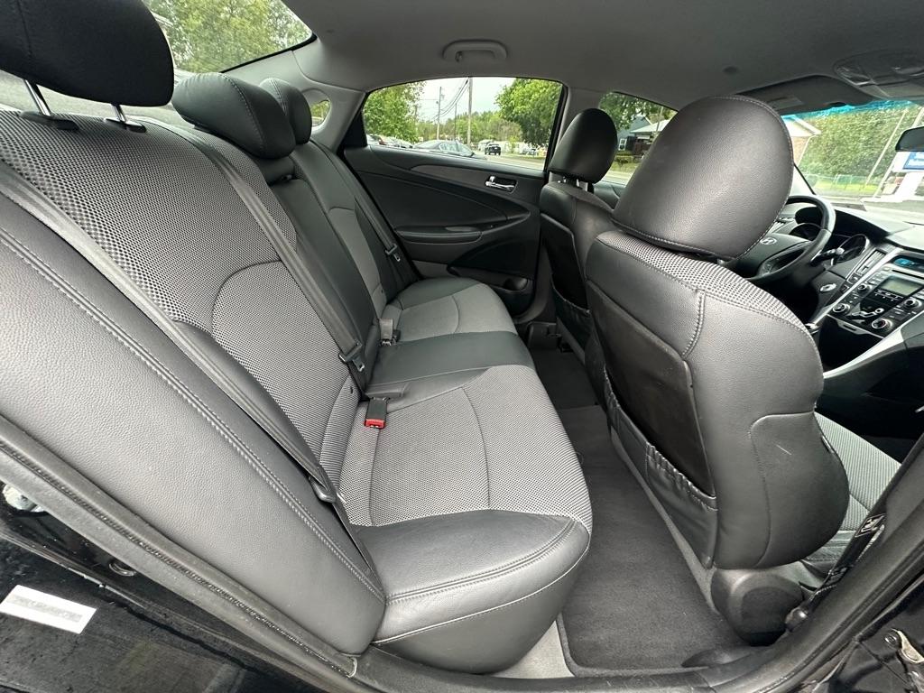 Hyundai Sonata SE Auto 2011