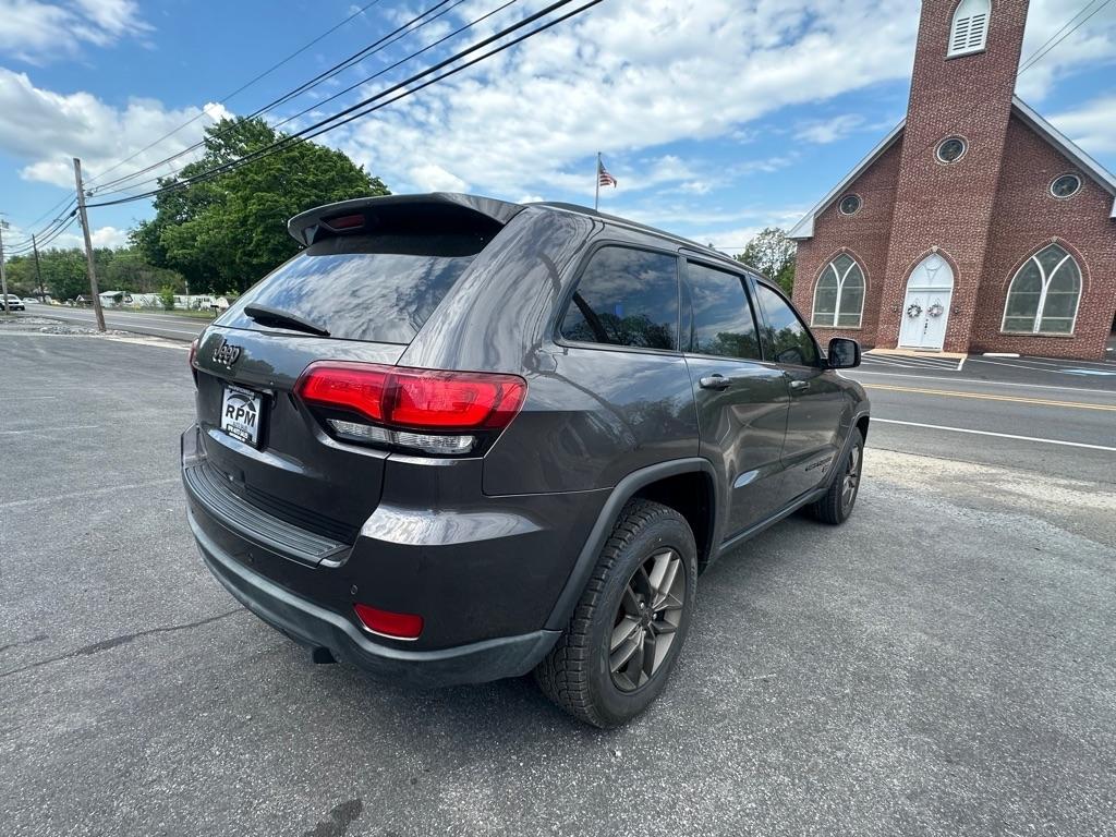Jeep Grand Cherokee Laredo 4WD 2016