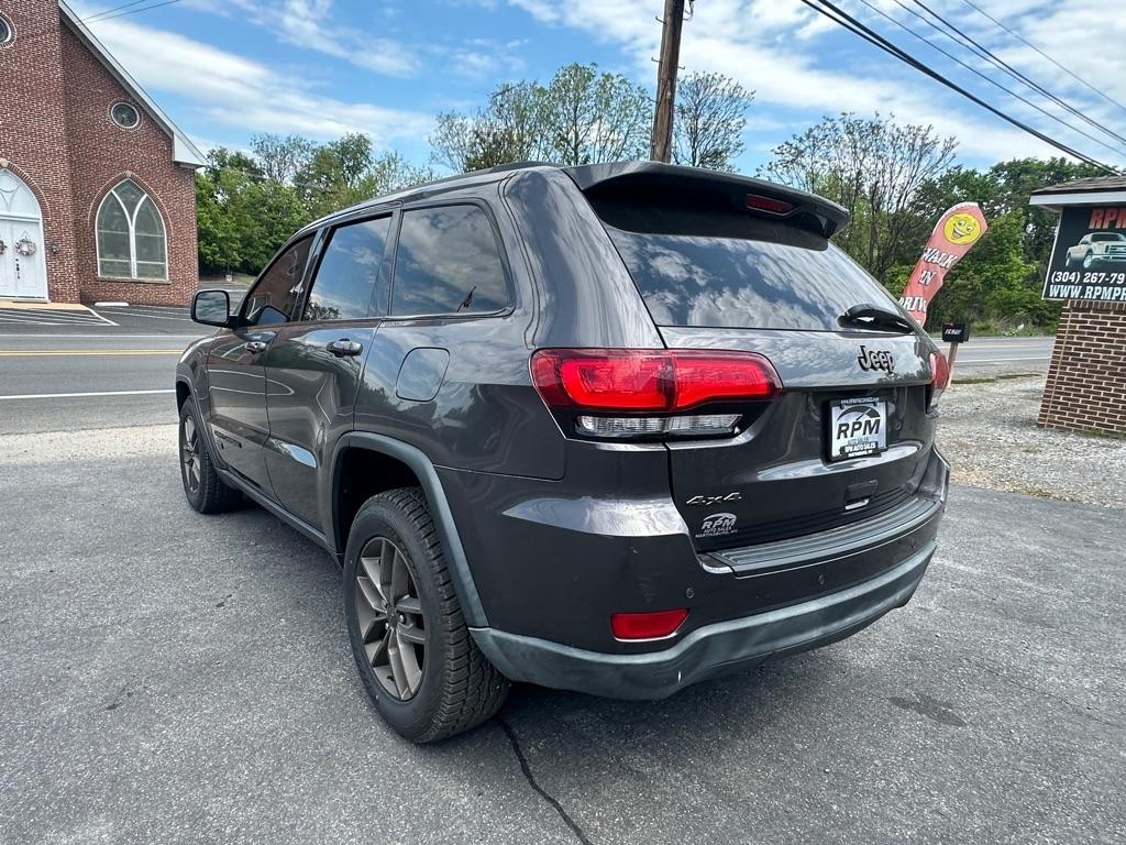 Jeep Grand Cherokee Laredo 4WD 2016