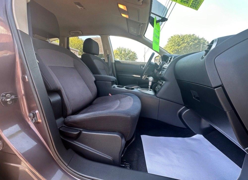 Nissan Rogue S AWD 2010