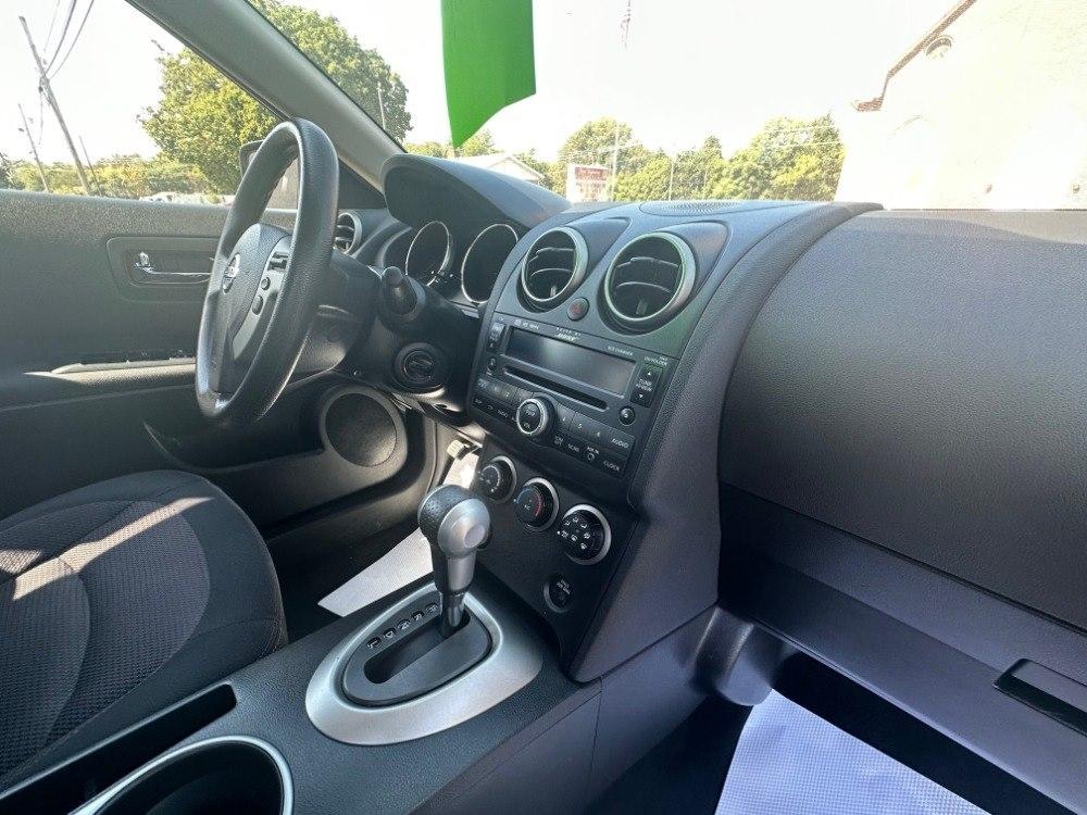 Nissan Rogue S AWD 2010