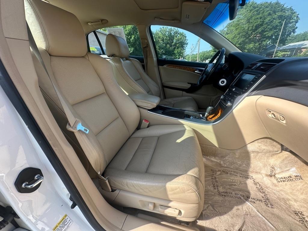 Acura TL 5-Speed AT with Navigation 2006