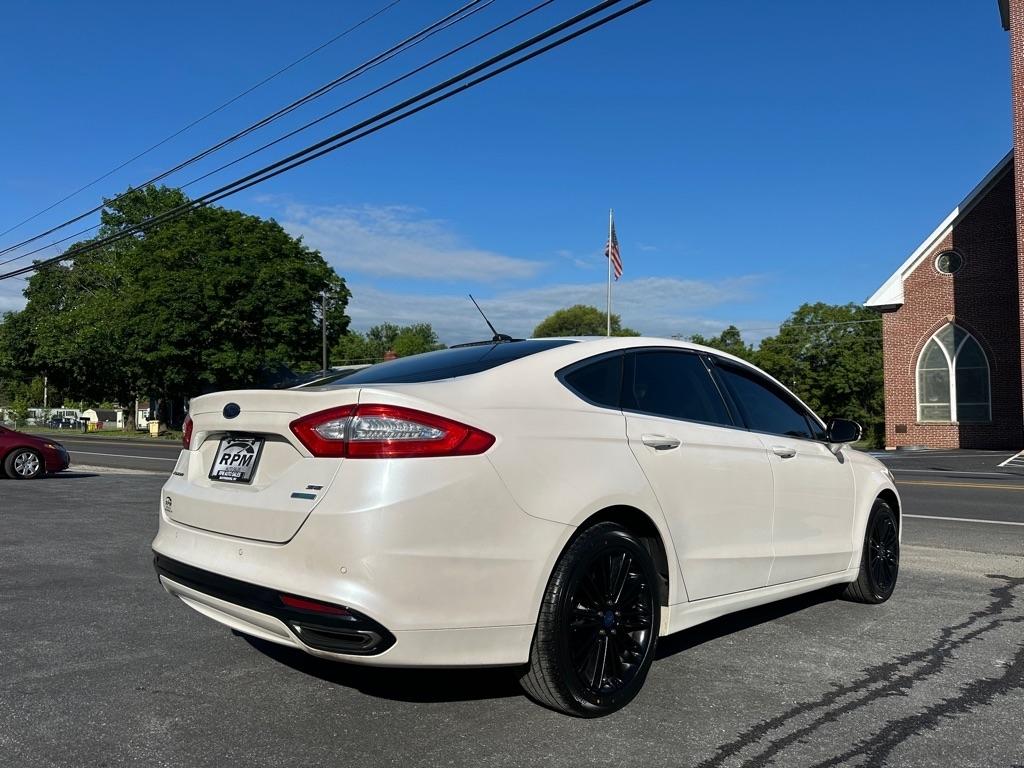 Ford Fusion SE 2016