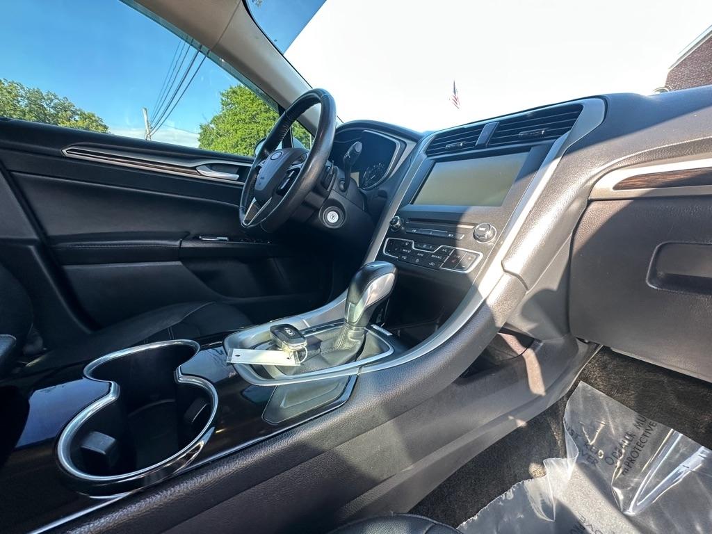 Ford Fusion SE 2016