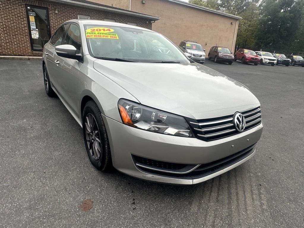 Volkswagen Passat 2.5L S W/Appearance 2014