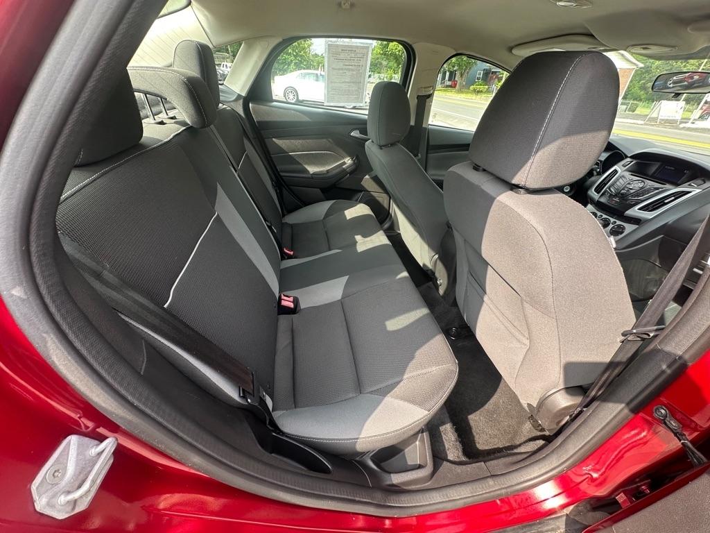 Ford Focus SE Sedan 2014