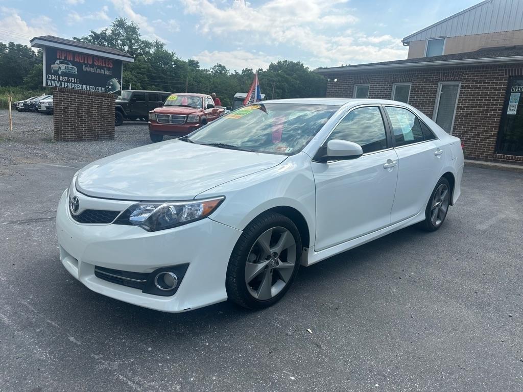 Toyota Camry SE 2012