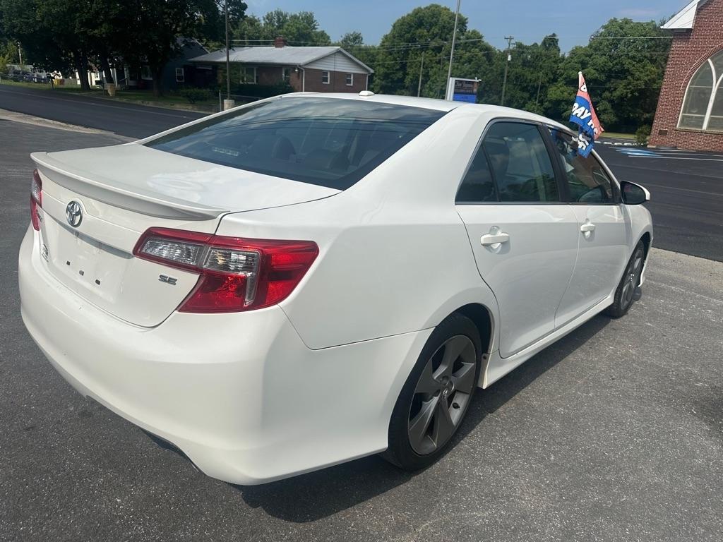 Toyota Camry SE 2012