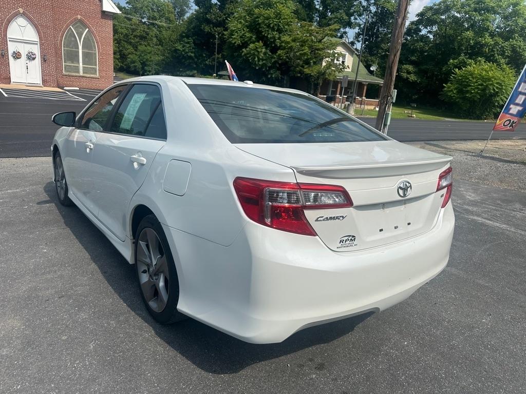 Toyota Camry SE 2012