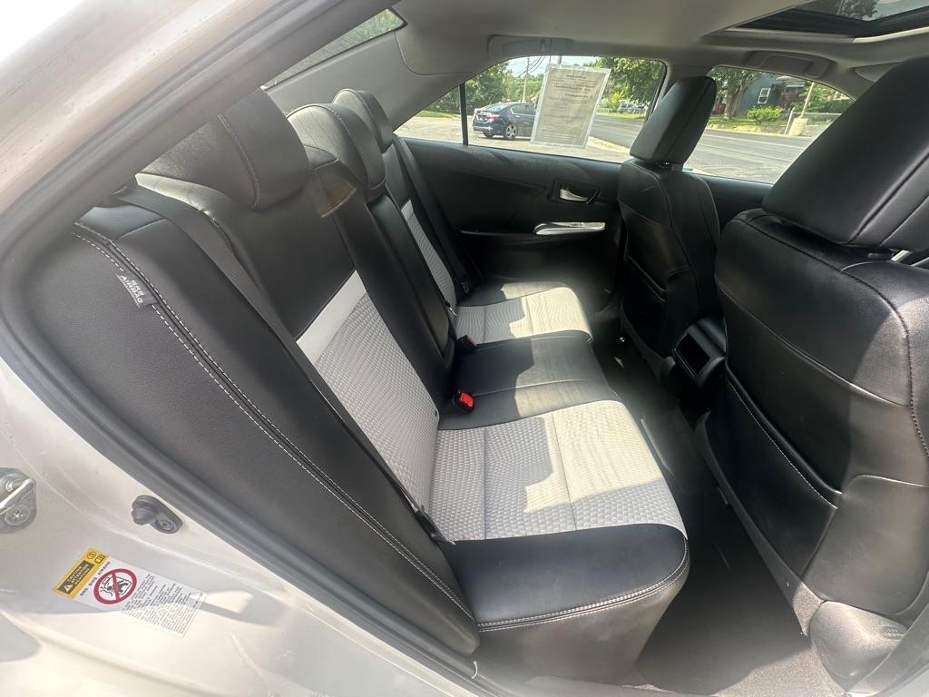 Toyota Camry SE 2012
