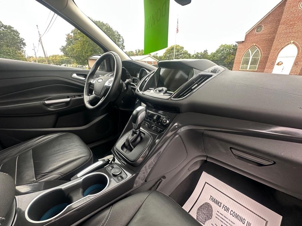 Ford Escape Titanium 4WD 2016