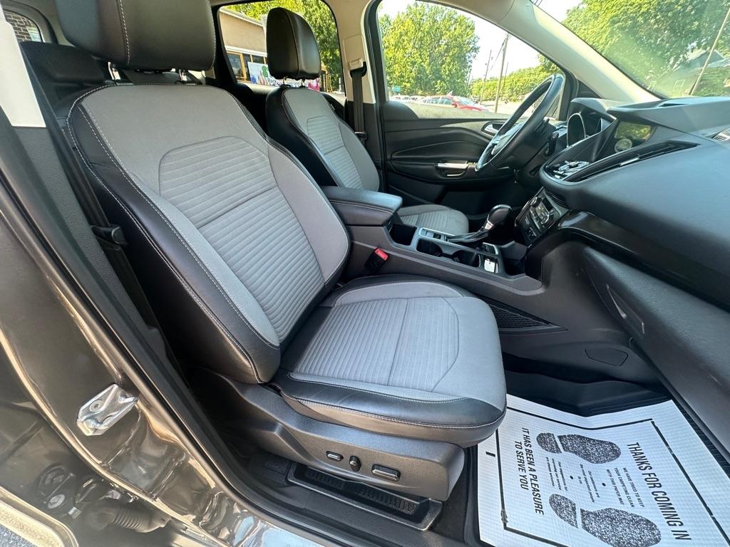 Ford Escape Titanium 4WD 2017