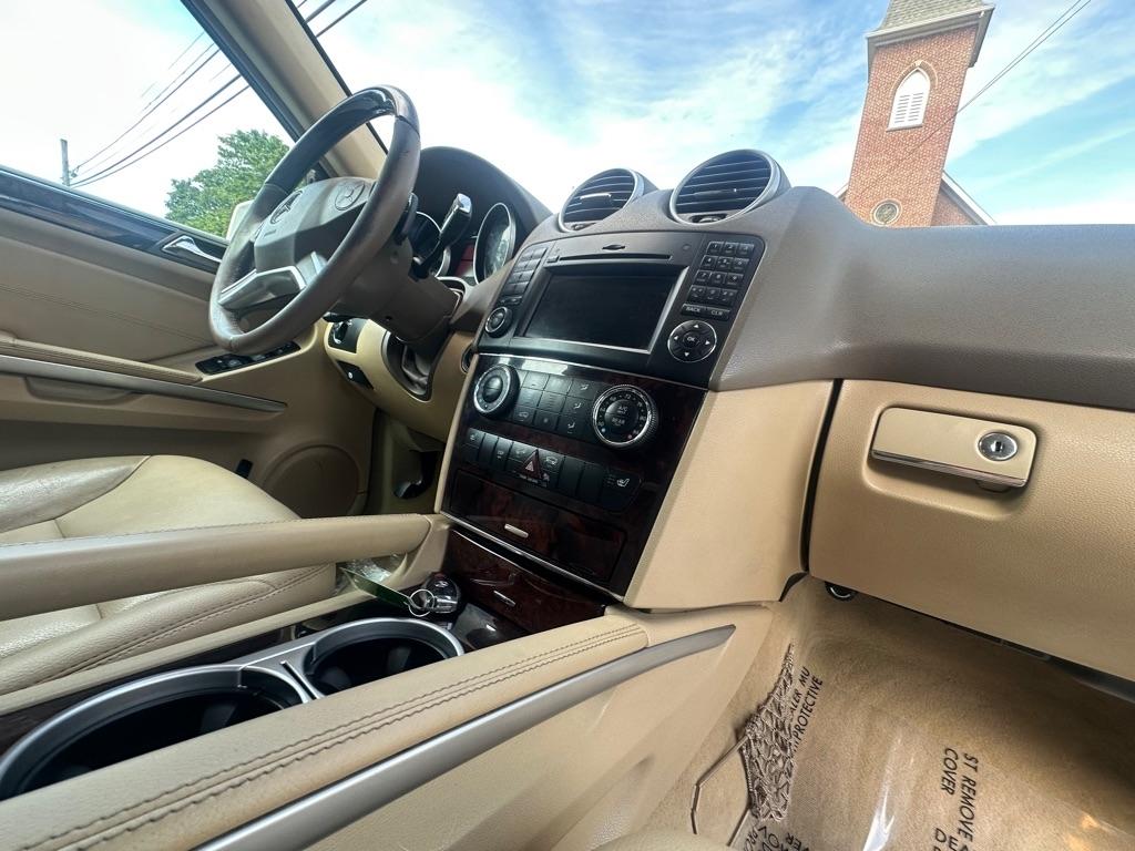 Mercedes-Benz M-Class ML350 4MATIC 2011