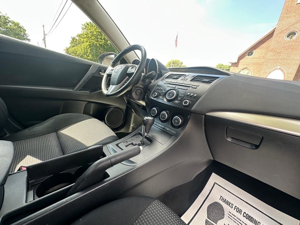 Mazda MAZDA3 i Touring AT 4-Door 2013