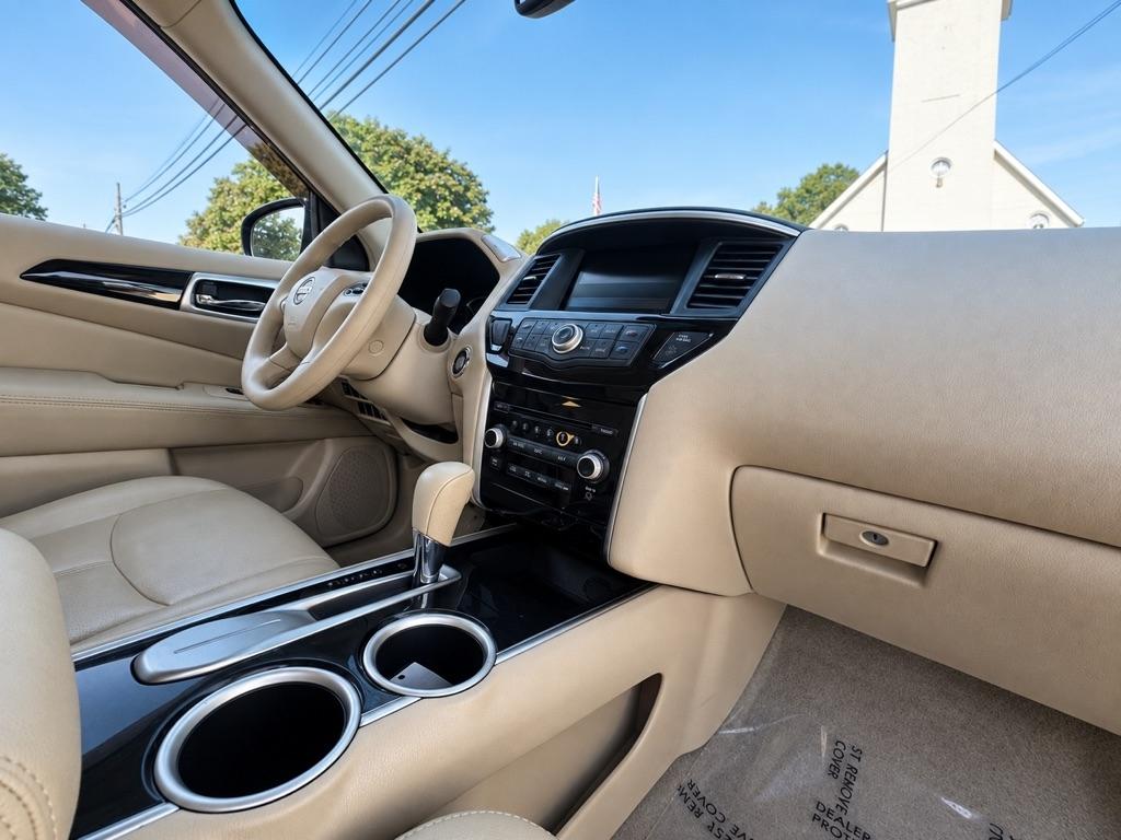 Nissan Pathfinder S 2WD 2013