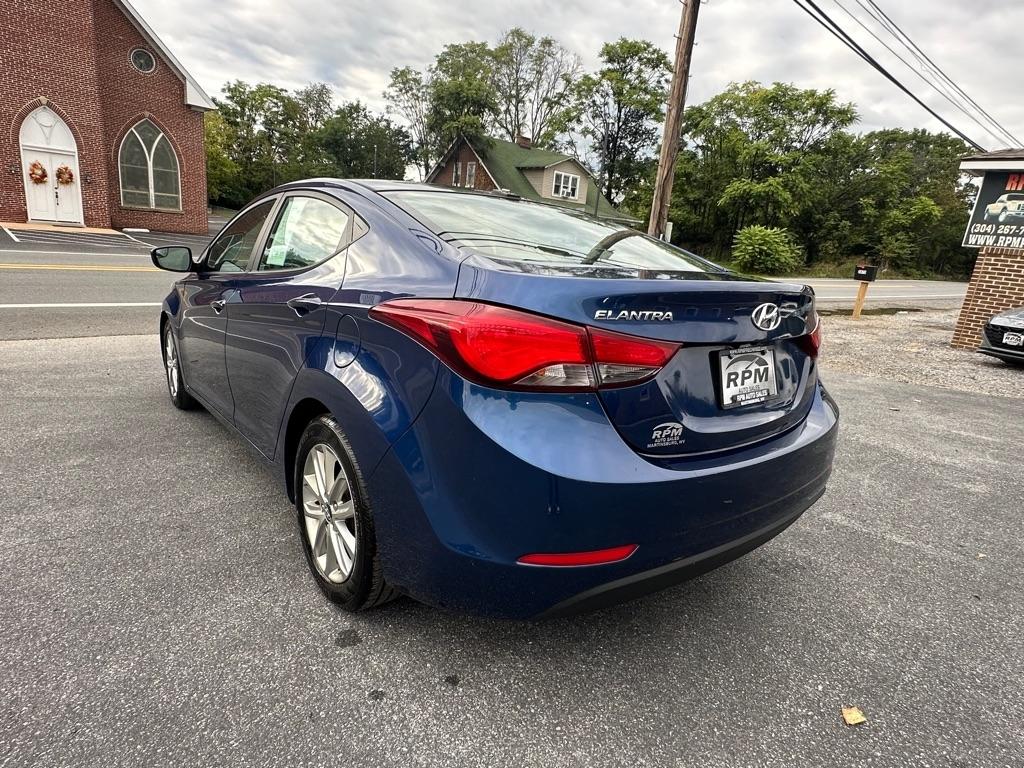 Hyundai Elantra SE 6AT 2016