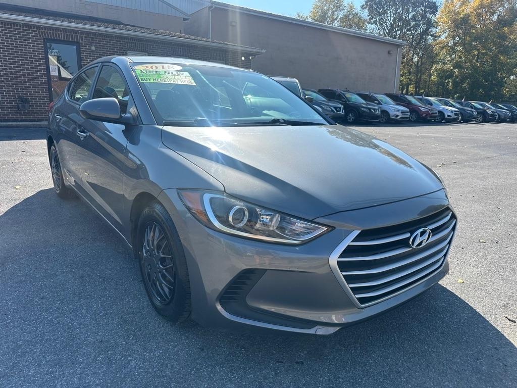 Hyundai Elantra SE 6AT 2018