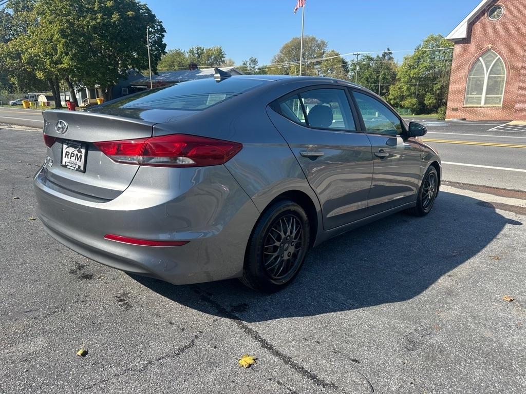 Hyundai Elantra SE 6AT 2018