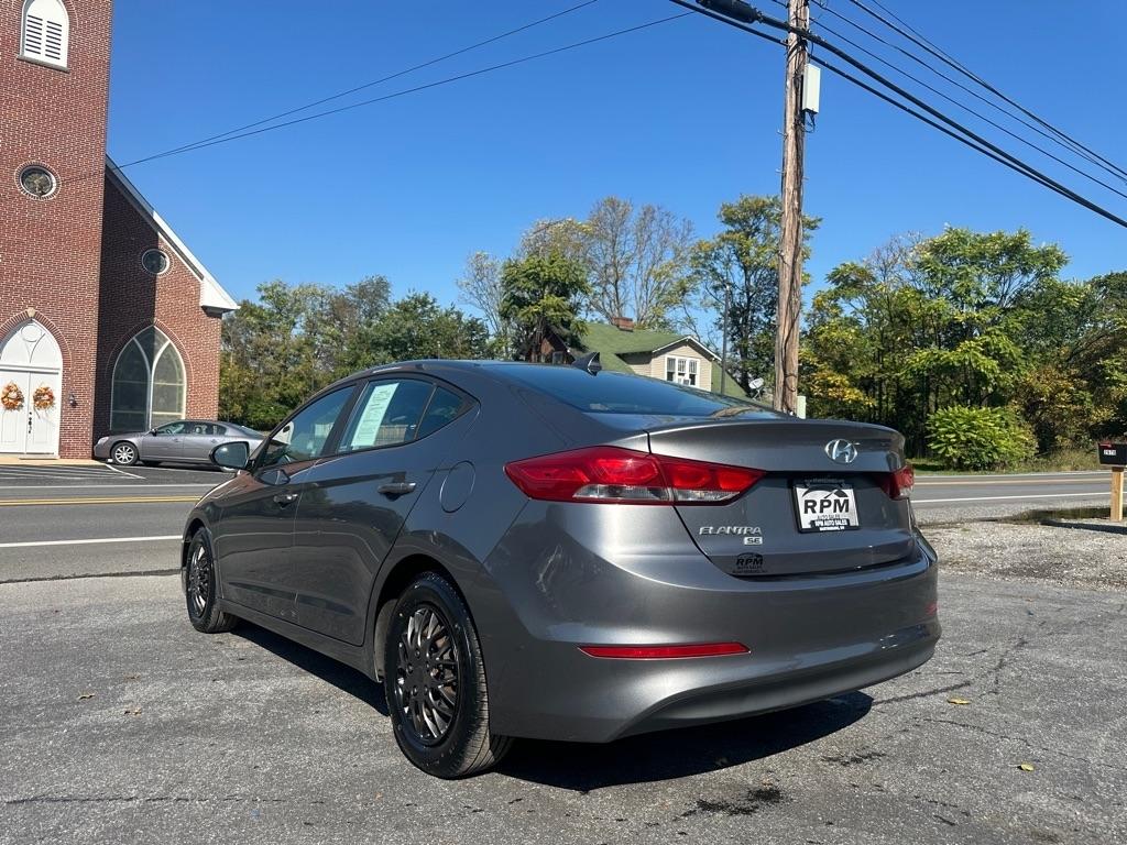 Hyundai Elantra SE 6AT 2018