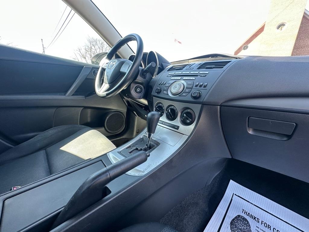 Mazda MAZDA3 i Sport 4-Door 2011