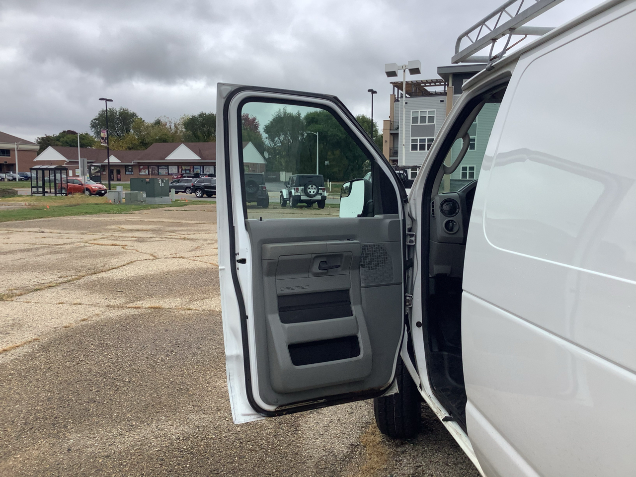 Ford Econoline E-250 Extended 2014