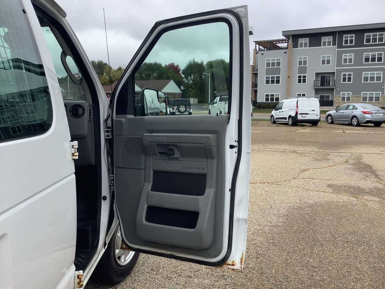 Ford Econoline E-250 Extended 2014