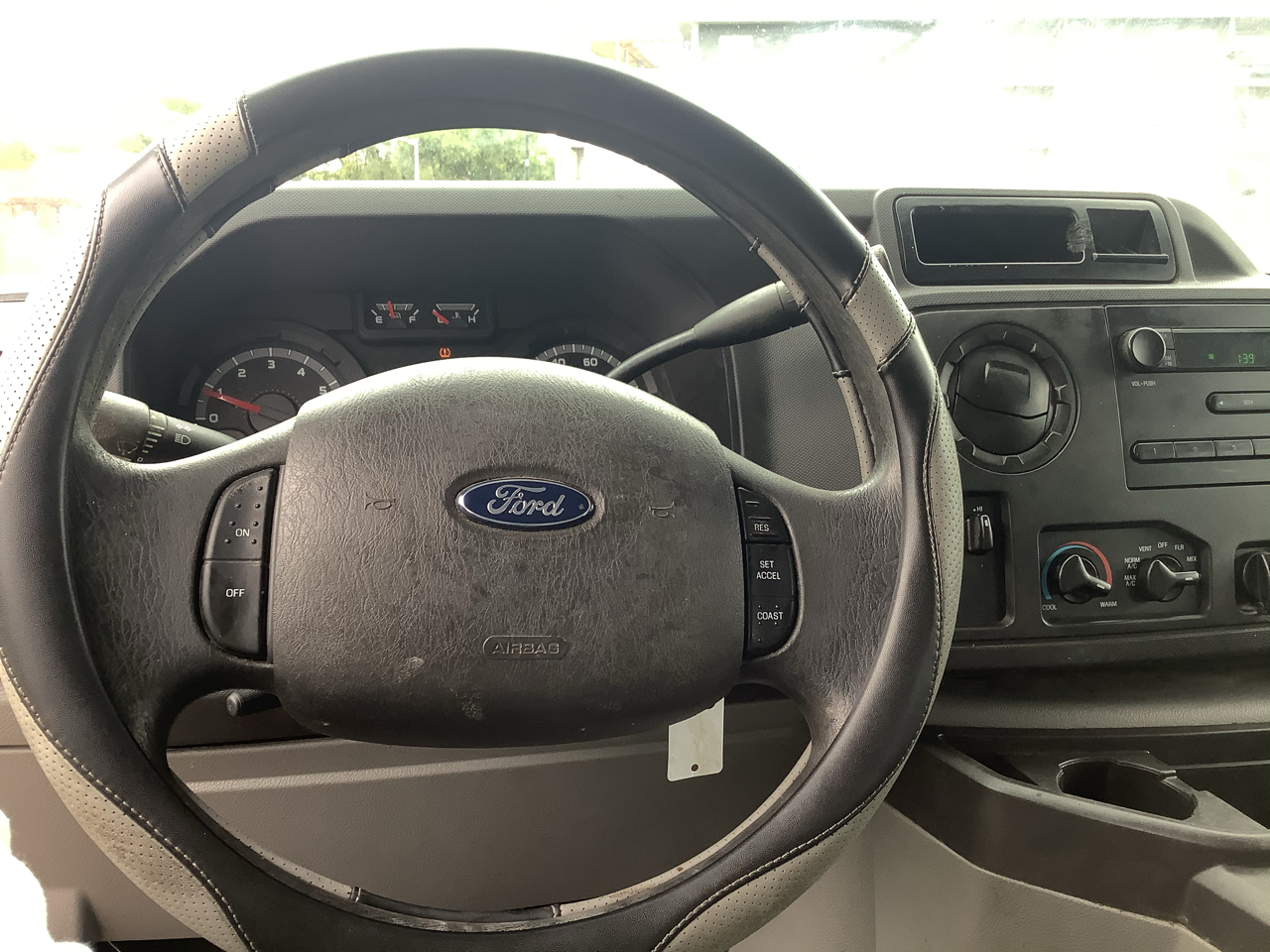 Ford Econoline E-250 Extended 2014