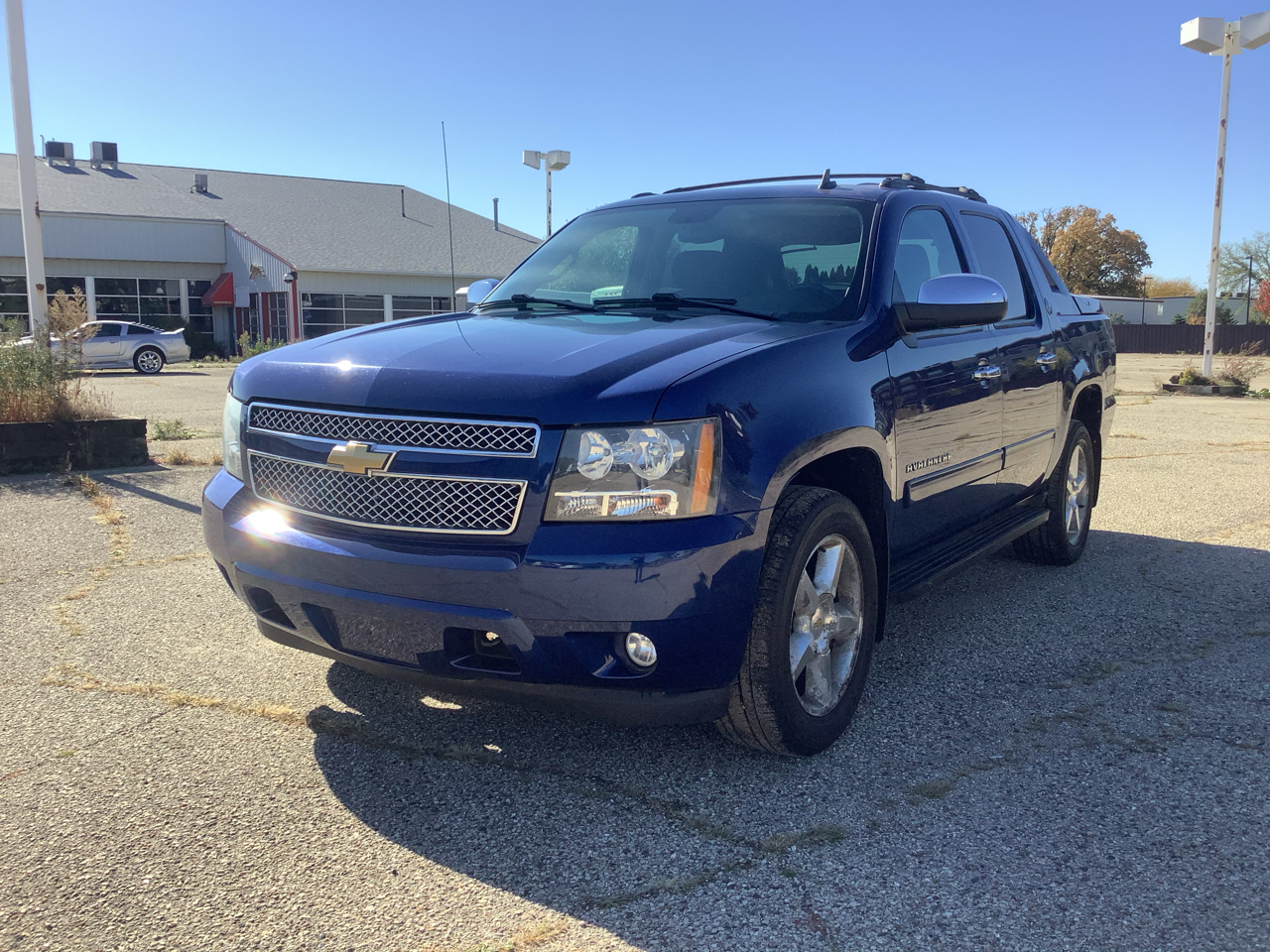 Chevrolet Avalanche LS 4WD 2013